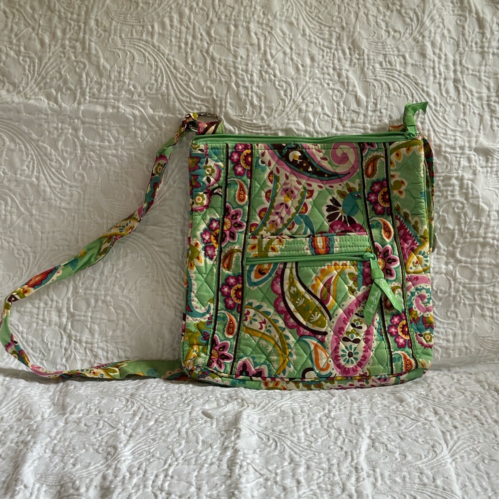 NEVER USED Green Vera Bradley Crossbody! 💚🌸✨